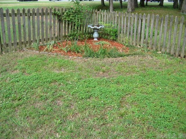 11 Sharondale Ct, Maumelle, AR 72113 - view of yard with fence