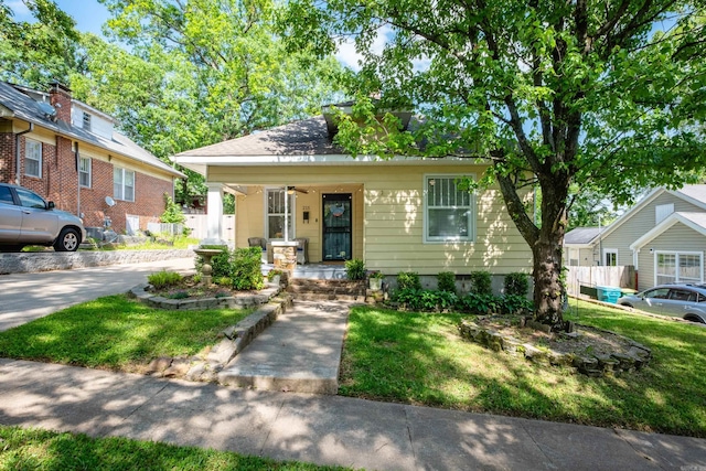 215 Beechwood St, Little Rock, AR 72205 - bungalow-style home featuring a porch
