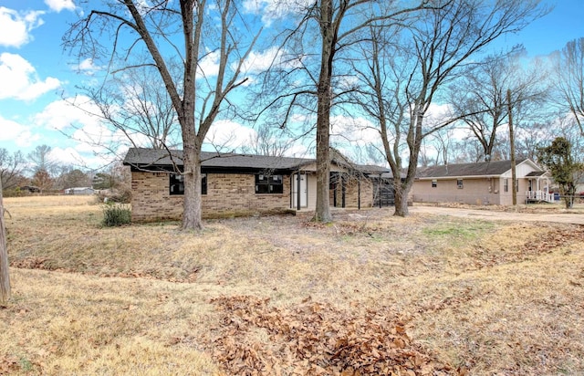 view of front facade with brick siding