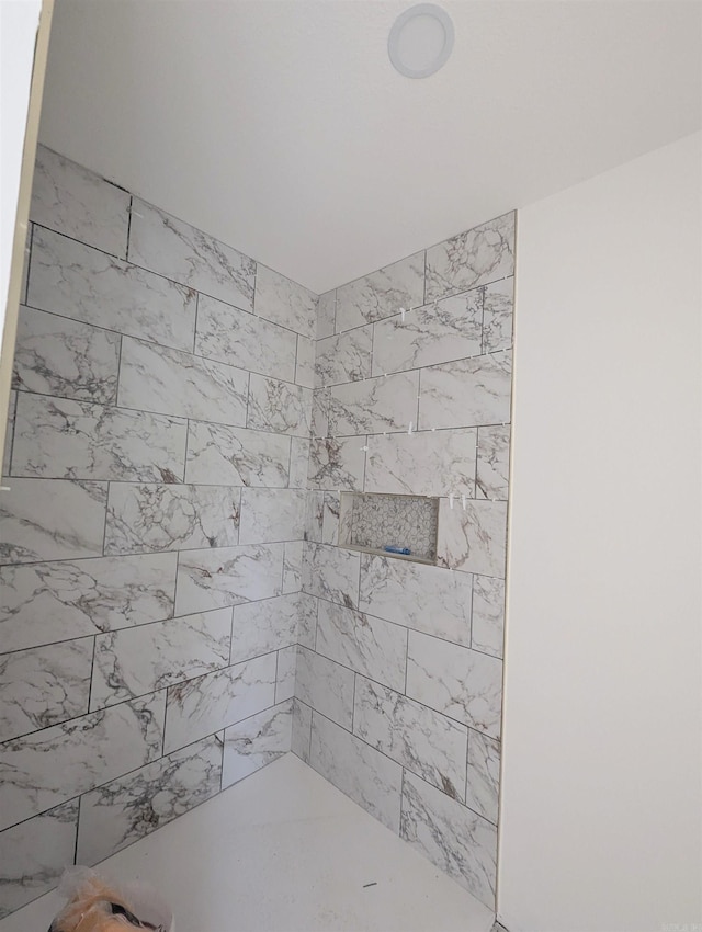 1108 S Dodd St, Rector, AR 72461 - bathroom featuring tiled shower