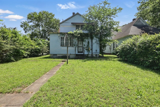 2100 State St, Little Rock, AR 72206 - shotgun-style home with entry steps and a front lawn