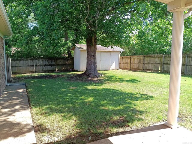 162 Cloverdale, Searcy, AR 72143 - view of yard with a storage unit and an outbuilding