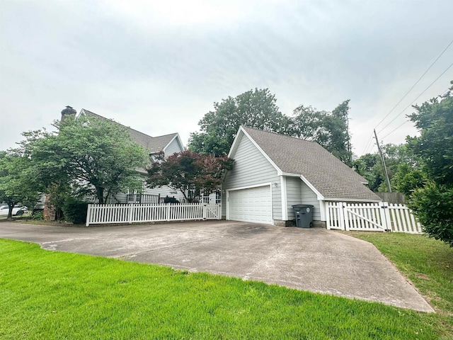 53 White Oak Cir, Searcy, AR 72143 - detached garage featuring a gate