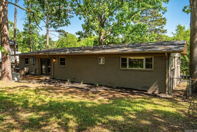 136 Buster Reed Dr, Hot Springs, AR 71913 - back of property featuring crawl space and brick siding