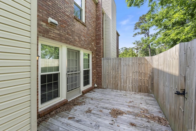 2805 Foxcroft Rd Unit 602, Little Rock, AR 72227 - deck with fence