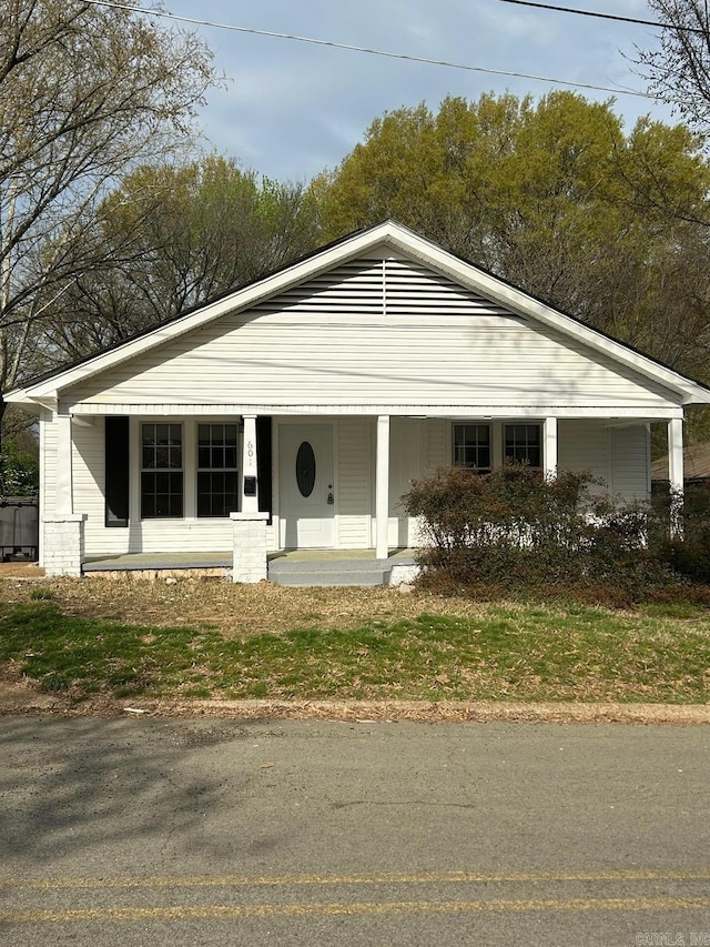 601 N Hickory, Searcy, AR 72143 - view of front of property featuring covered porch