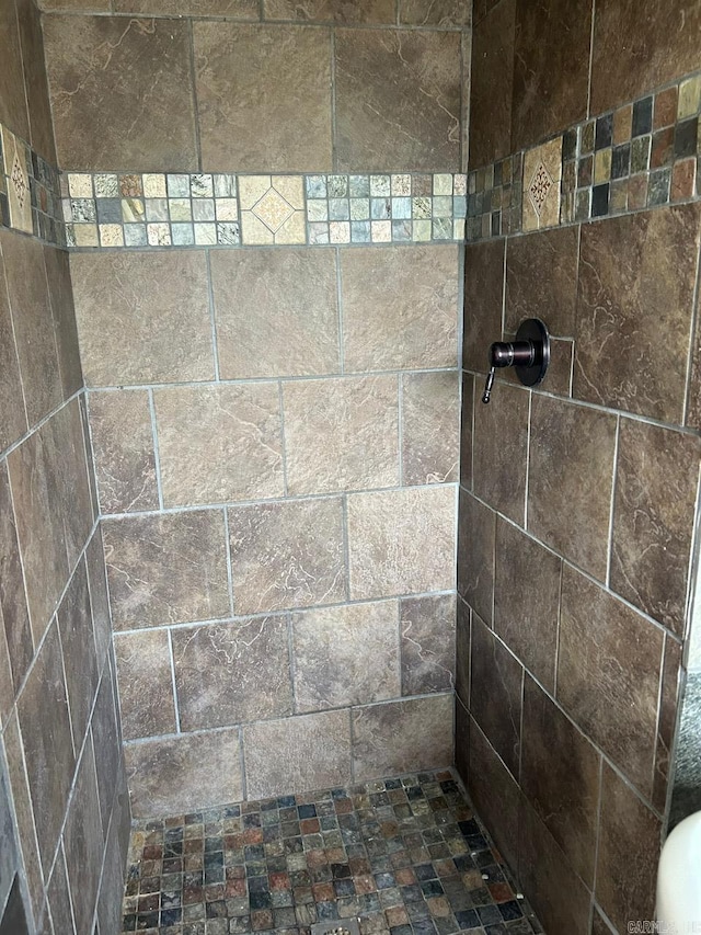 601 N Hickory, Searcy, AR 72143 - full bath with tiled shower