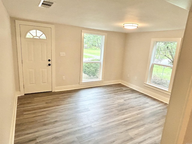 1307 Aplin Ave, Perryville, AR 72126 - foyer entrance featuring wood finished floors and baseboards