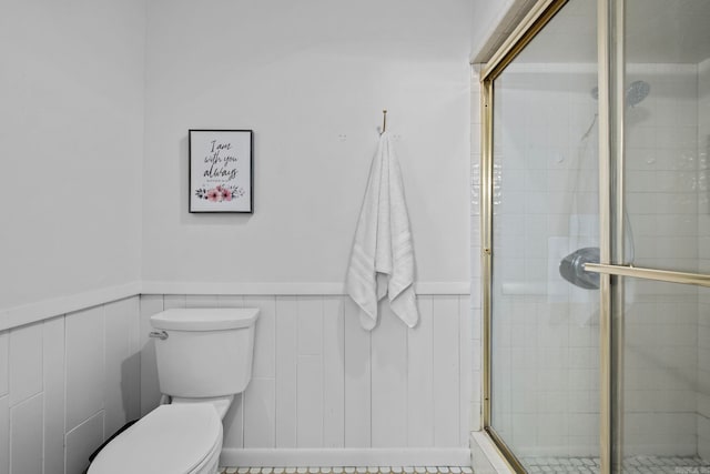 50 Heritage Park Cir, North Little Rock, AR 72116 - full bath featuring wainscoting, a stall shower, and toilet