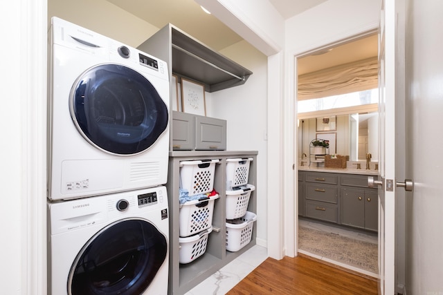 148 Pleasant Valley Dr, Little Rock, AR 72212 - laundry area with stacked washing machine and dryer