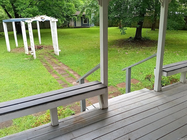 1000 Gum Springs Rd, Searcy, AR 72143 - wooden deck featuring a lawn