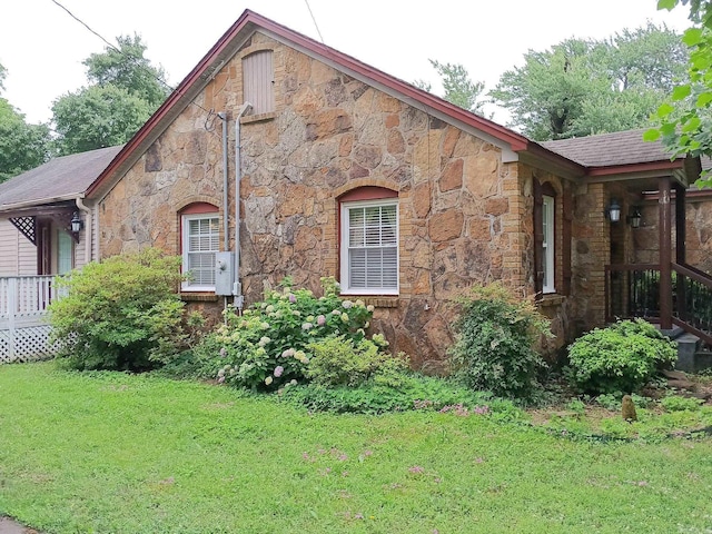 1000 Gum Springs Rd, Searcy, AR 72143 - view of front of property with stone siding and a front yard