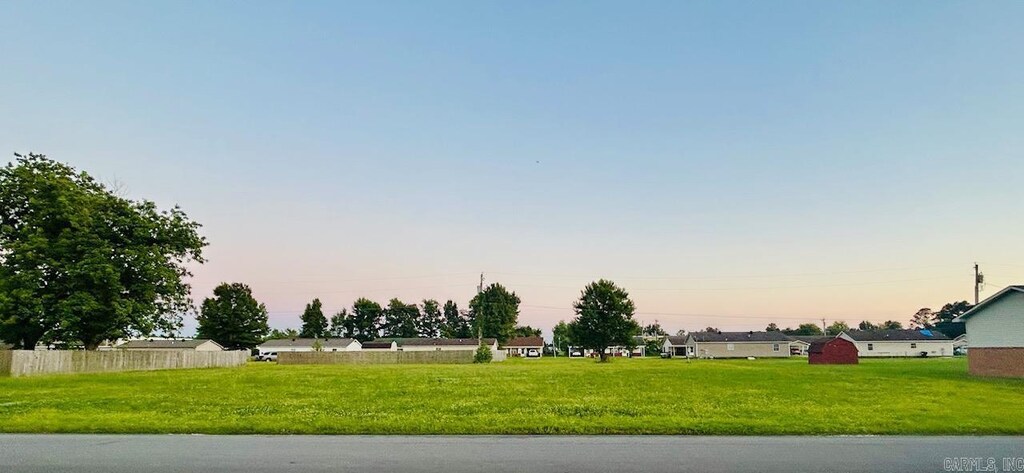 Maxine St, Piggott, AR 72454