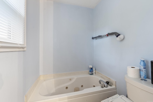 40 High Timber Dr, Maumelle, AR 72113 - full bathroom with toilet and a jetted tub