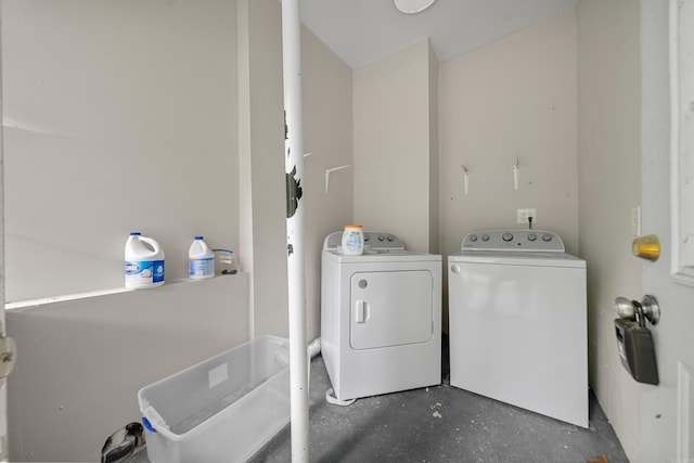 169 Crest St, Hot Springs, AR 71901 - laundry area with washing machine and dryer