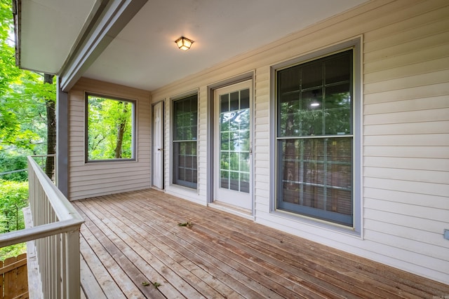 3501 Oakwood Rd Unit 9, Little Rock, AR 72202 - view of wooden terrace