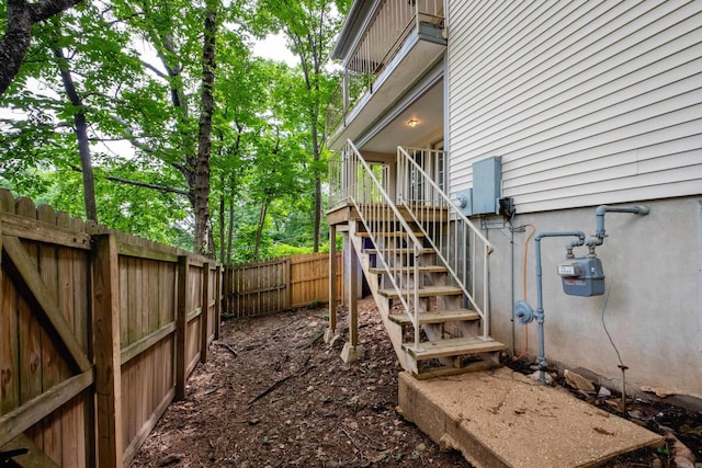 3501 Oakwood Rd Unit 9, Little Rock, AR 72202 - fenced backyard featuring stairs