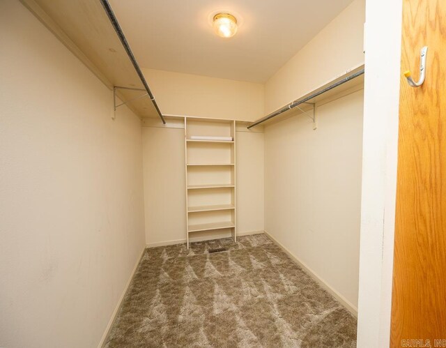 4 Hunter Ct, Little Rock, AR 72211 - spacious closet with carpet