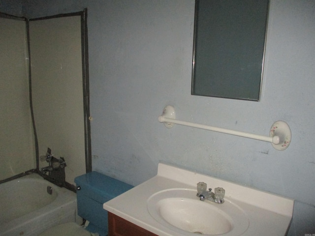 1407 E 38th St, Little Rock, AR 72206 - full bath with vanity, toilet, and bathtub / shower combination