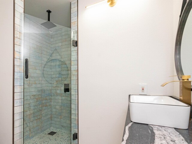 15 Brandywine Ln, Little Rock, AR 72227 - full bathroom with a shower stall
