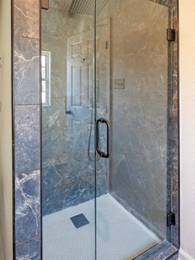 15 Brandywine Ln, Little Rock, AR 72227 - full bathroom with a marble finish shower