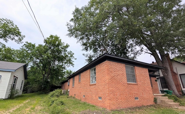 401 W S St, Benton, AR 72015 - view of side of property with crawl space, brick siding, and a lawn