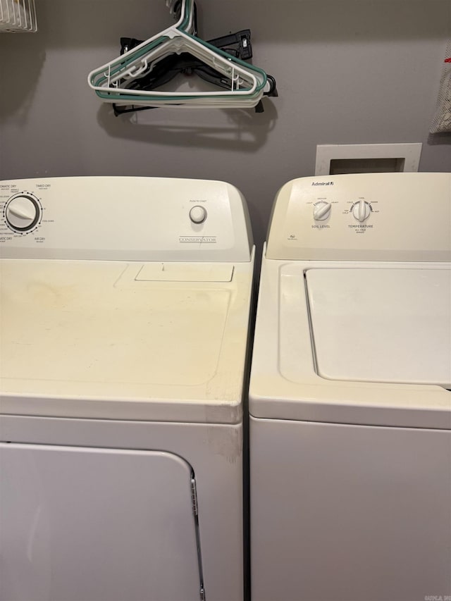 605 Shani Dr, Beebe, AR 72012 - laundry area with washer and clothes dryer