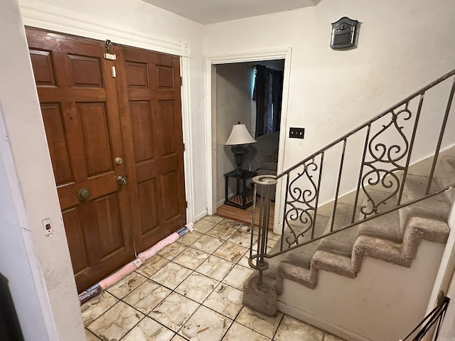 6625 Chateau Dr, Little Rock, AR 72209 - entrance foyer with stairs