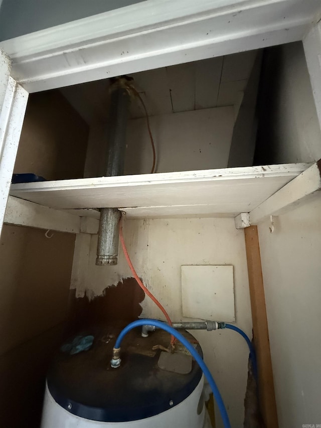 414 E 1st St, Rector, AR 72461 - detailed view of water heater