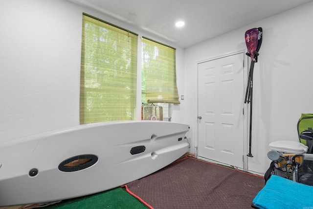 90 Silver Point Dr, Mount Ida, AR 71957 - full bath with a soaking tub and recessed lighting