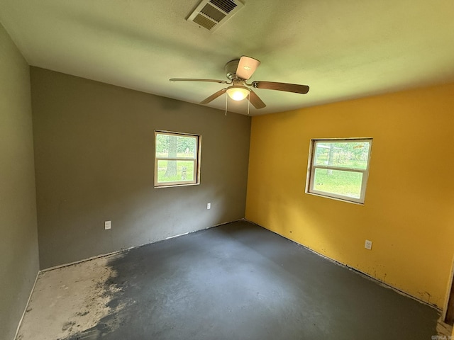115 Ouachita 551, Camden, AR 71701 - unfurnished room with concrete floors and ceiling fan