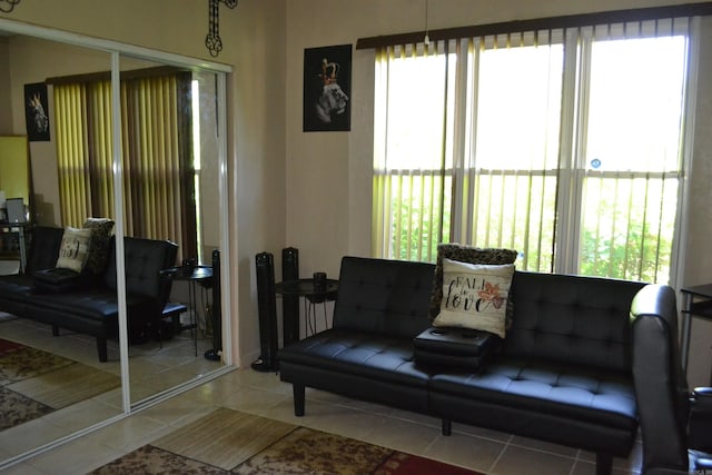 423 W Saint Louis St, Hot Springs, AR 71913 - view of tiled living area