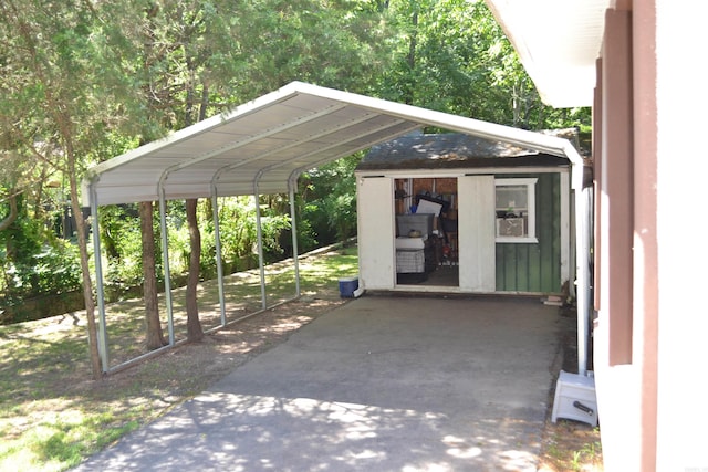 423 W Saint Louis St, Hot Springs, AR 71913 - view of parking with a carport