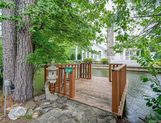 190 Woodlore Pt, Hot Springs, AR 71913 - wooden terrace with a water view