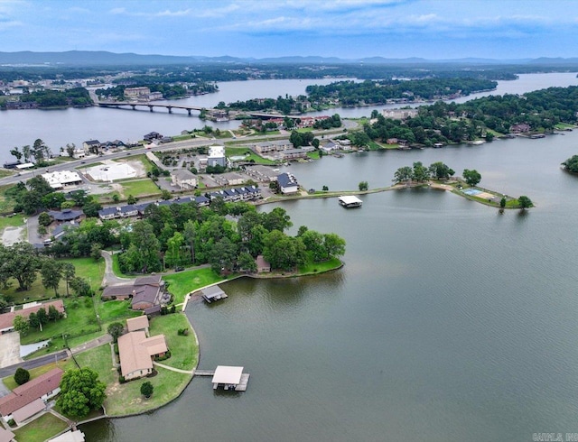 190 Woodlore Pt, Hot Springs, AR 71913 - aerial view of property and surrounding area with a large body of water