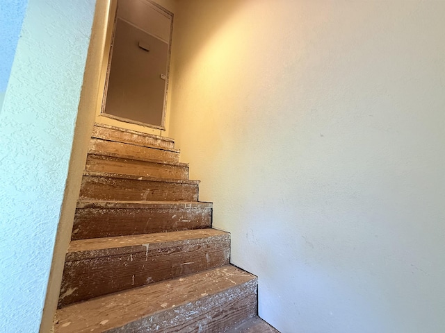 147 Winfree Ln, Melbourne, AR 72556 - view of stairway
