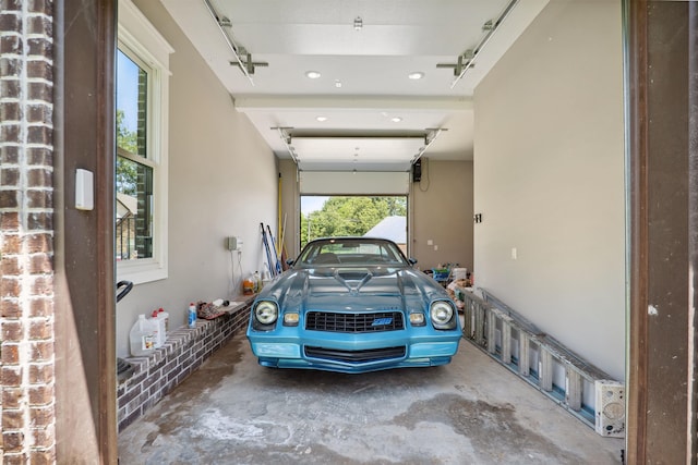 2059 Sloan Lake Dr, Jonesboro, AR 72404 - view of garage