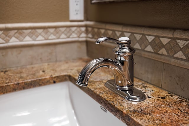 21 Constantina Cir, Hot Springs Village, AR 71909 - bathroom view of backsplash and a sink