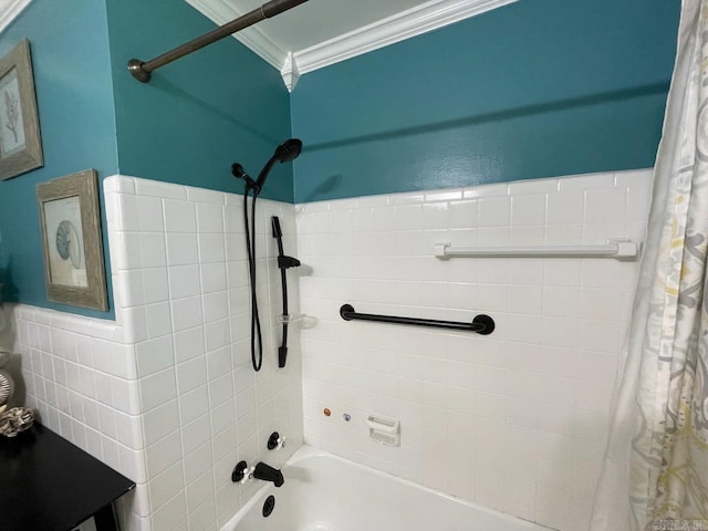 3804 Ridge Rd, North Little Rock, AR 72116 - full bath featuring ornamental molding and shower / tub combo with curtain