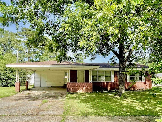 101 Chula Vista Rd, El Dorado Springs, AR 71730 - ranch-style house with driveway, a front lawn, a carport, and brick siding