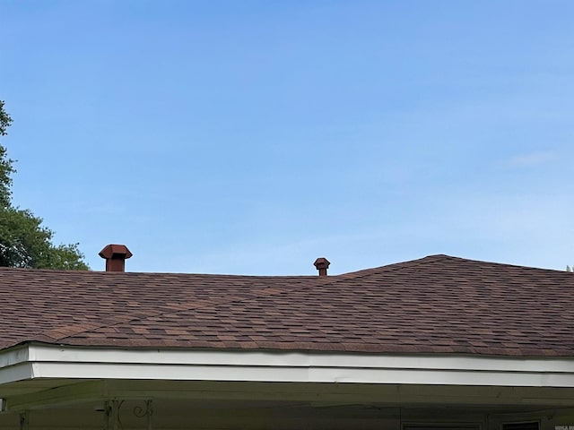 101 Chula Vista Rd, El Dorado Springs, AR 71730 - exterior view of roof with shingles