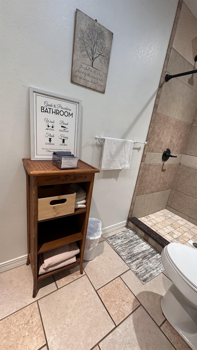 21 Sharp St, Ash Flat, AR 72513 - bathroom with tiled shower, toilet, and baseboards