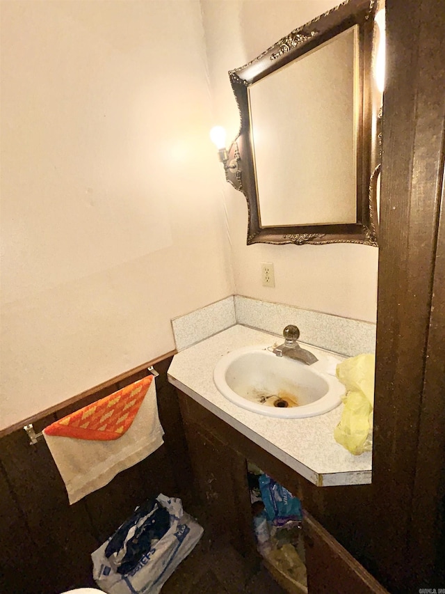 4109 Garrison Rd, Little Rock, AR 72223 - half bath featuring vanity