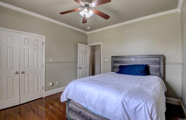 76 Woodridge Dr, Little Rock, AR 72204 - bedroom featuring ornamental molding, baseboards, hardwood / wood-style floors, and a ceiling fan
