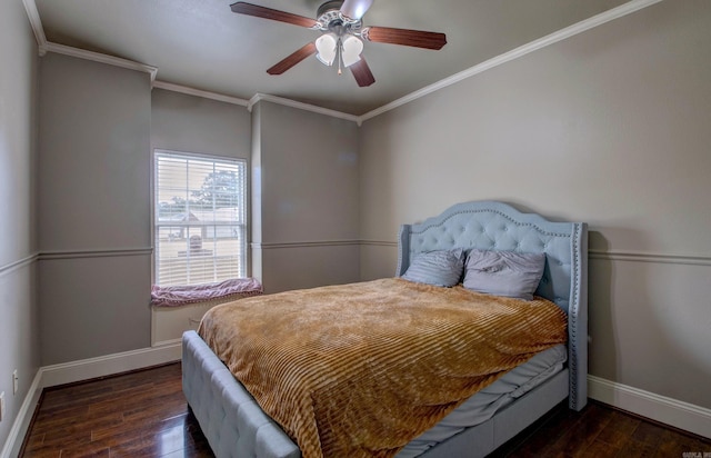 76 Woodridge Dr, Little Rock, AR 72204 - bedroom with wood finished floors, baseboards, crown molding, and a ceiling fan