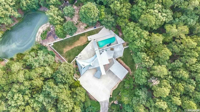 aerial view of property and surrounding area