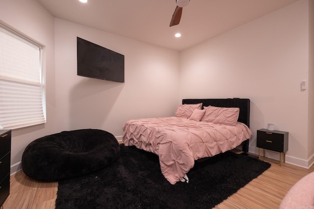 2103 Wolfe St, Little Rock, AR 72202 - bedroom with light wood-style flooring, baseboards, recessed lighting, and ceiling fan