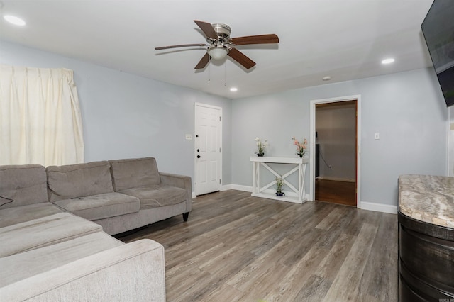 200 Sonnet St, Hot Springs, AR 71913 - living area featuring a ceiling fan, recessed lighting, wood finished floors, and baseboards