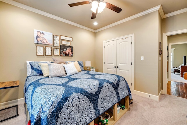 3891 Harrison Rd, Benton, AR 72019 - carpeted bedroom featuring baseboards, ornamental molding, a closet, a ceiling fan, and recessed lighting