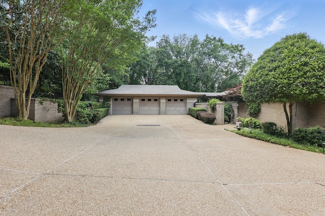 8 River View Pt, Little Rock, AR 72227 - view of front facade with a garage and driveway